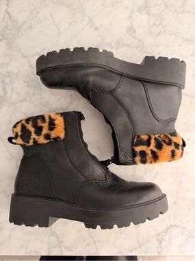 New UGG Women's Leather Ankle zip moto festival Boot 9.5